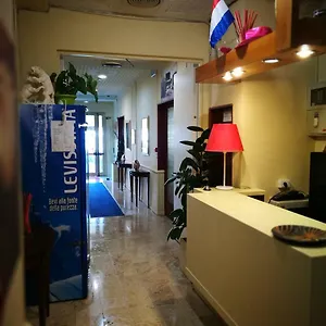 Отель Riviera